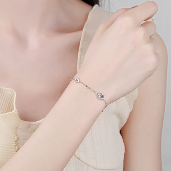 AZ444-S 1Ct GBA Certified S925 Sterling Silver Moissanite Butterfly Knot Charm Bracelet Korean Style Lightweight Free Gift Box for Woman