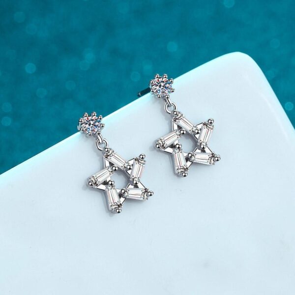 AZ463-E Luxury Platinum Pt950 Star Stunning Ear Studs Fine Jewelry, Unique 0.2ct Moissanite Pentagram Stud Earrings for Women Gifts