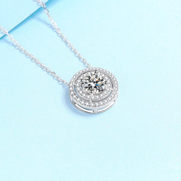 AZ735-X Brilliant Girl 18K White Gold Necklaces Women Birthday Gift 0.5/1/2ct Moissanite Diamond Pendant Wedding Girlfriend Fine Jewelry