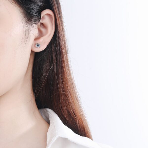 AZ170-E MoisaLuxe Official Store Sterling 925 Silver Simple Bull's Head Inlaid Moissanite Earrings Hoops Piercing Clavicle Chain Items