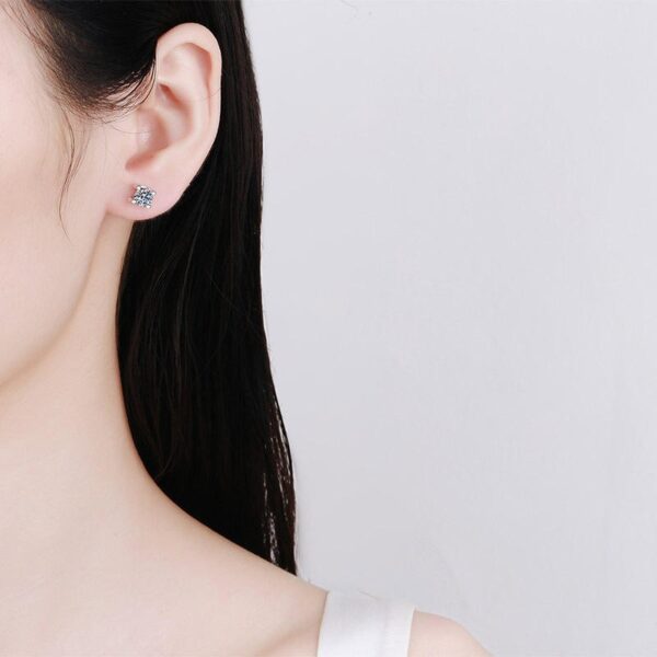 AZ204-E GRA Certified Classic Earrings Manufacturer Customized S925 Sterling Silver Round Cut Moissanite Women Earrings