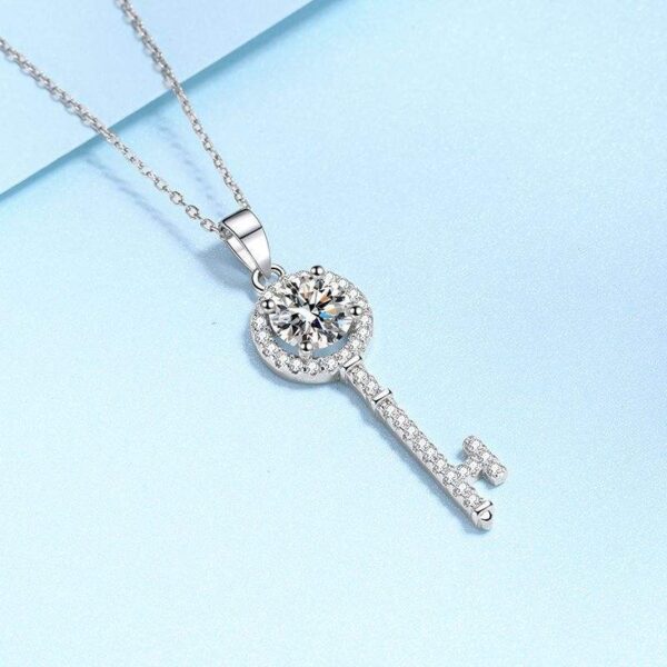 AZ174-X Platinum PT950 18K White Gold 1ct Moissanite Necklace Pendant Love for Women Timeless Wedding Jewelry