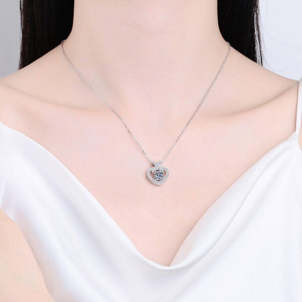 AZ798-X Fashion Trend Luxury Classic Moissanite Diamond-set Lock Heart Necklace Women 925 Silver Party Charms Jewelry Gift