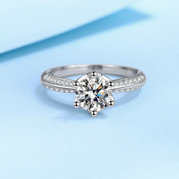 AZ420-J Twisted Buckle Single Row Platinum Rings for Women, Cluster Crown Single Pt950 Fine Jewelry Moissanite Ring Lady GRA Certified