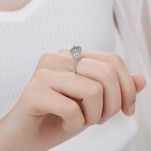 Moissanite Smile Necklace in 18K White Gold