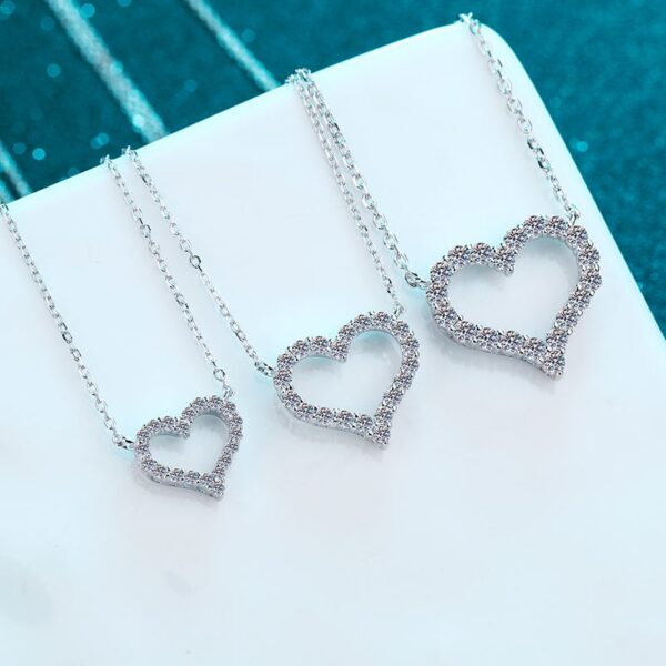 AZ216-X PT950 Female Heart-Shaped Lady Pendant Short Section Lockbone Chain Pendant Moissanite Diamond Necklace Factory Direct Wholesale