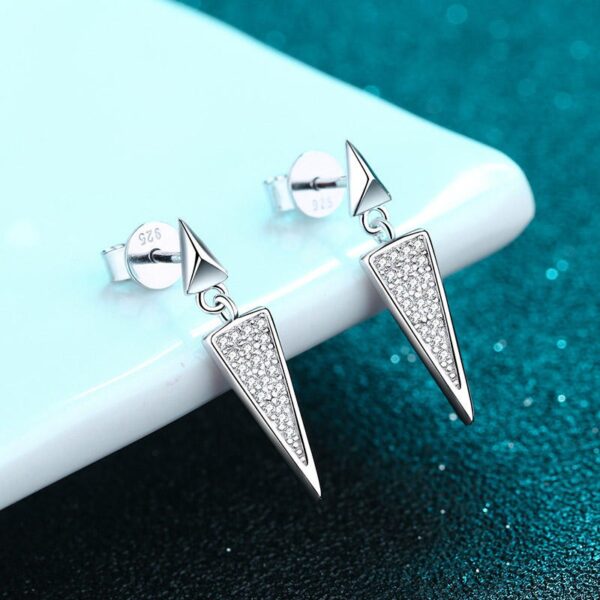 AZ429-E 0.19 ct Moissanite S925 Silver Stud Earrings for Women Plated Pt950 Triangular Full Inlay Lover Gift Ear Studs Jewelry Wholesale