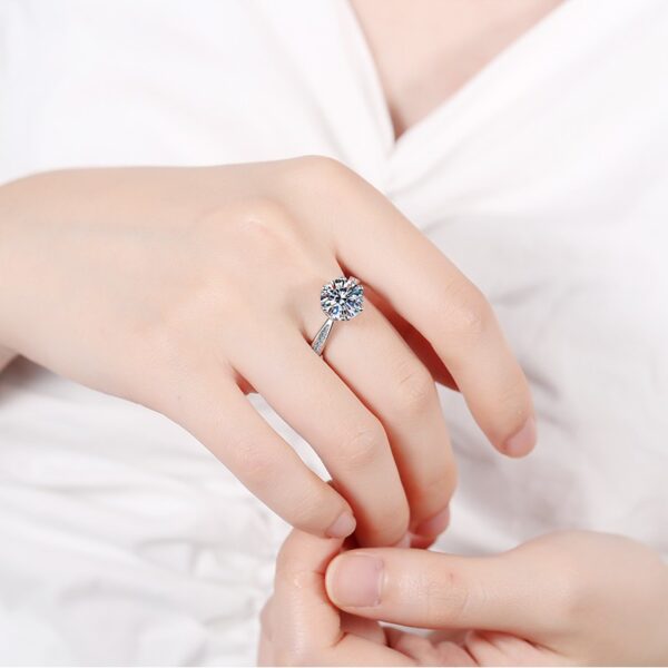 AZ446-X Lefei Fashion Trendy Luxury Classic Moissanite Diamond-set Cyclone Necklace Women s925 Silver Party Charms Jewelry Gift