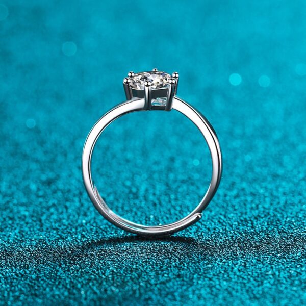 AZ231-J Designer Jewelry Have Mutual Affinity 18K White Gold VVS1 D Color 0.5/1CT Moissanite Female Rings Wedding Accessories for Women