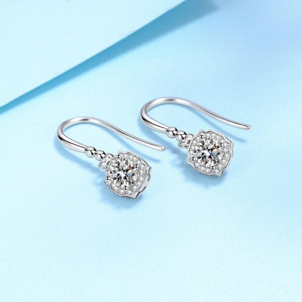 AZ180-E Fashionable Ladies Moissanite Earrings Silver Jewelry Cute Tiny Clear Moissanite Drop Earrings Gift for Girls