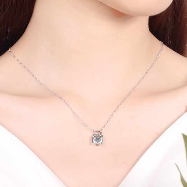 AZ040-X Luxury 0.8CT D Color Shiny Moissanite Diamond Pendant Chain for Women Party PT950 Platinum Necklace Engagement girl Fine Jewelry