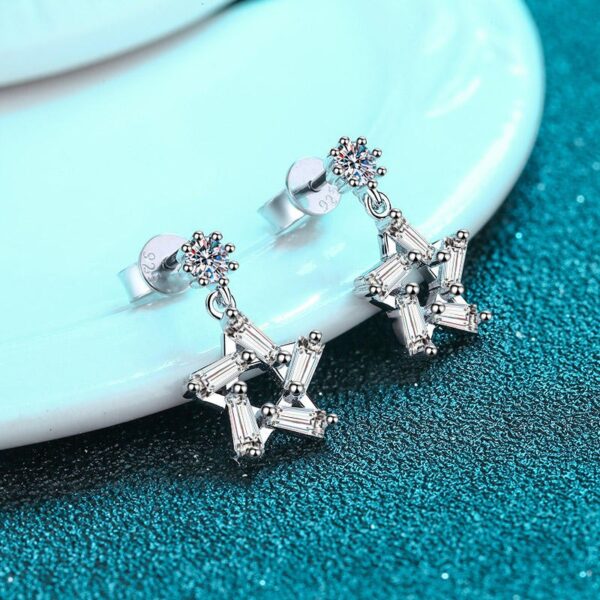 AZ463-E Luxury Platinum Pt950 Star Stunning Ear Studs Fine Jewelry, Unique 0.2ct Moissanite Pentagram Stud Earrings for Women Gifts