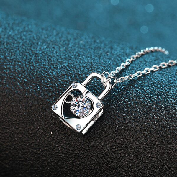 AZ040-X Luxury 0.8CT D Color Shiny Moissanite Diamond Pendant Chain for Women Party PT950 Platinum Necklace Engagement girl Fine Jewelry