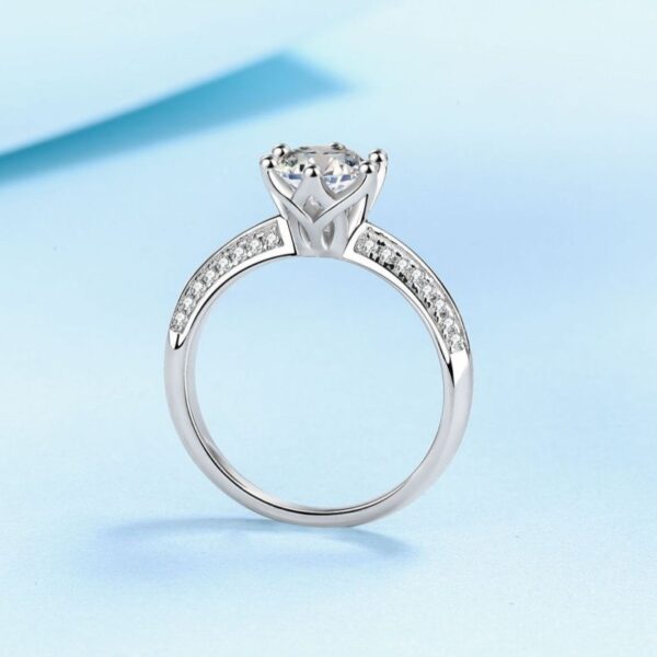 AZ420-J Twisted Buckle Single Row Platinum Rings for Women, Cluster Crown Single Pt950 Fine Jewelry Moissanite Ring Lady GRA Certified