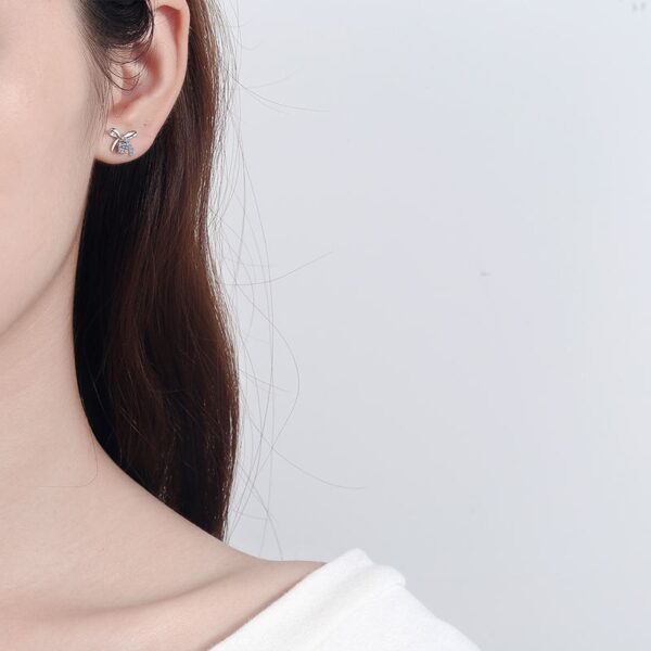 AZ083-E Moissanite Bow Stud Earrings 925 Sterling Silver Plated Pt950 Gold Four-claw Stud Earrings School Girl Wild Model