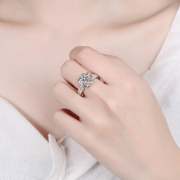 AZ280-J S925 Silver Moissanite Rings D Class 2 Carat Retro White Personality Women Ring Jewelry Accessories