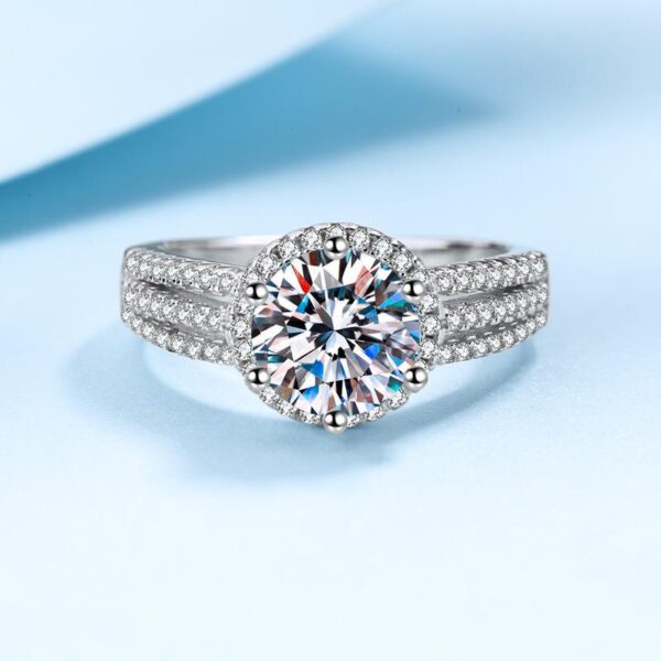 AZ020-J 925 Silver 0.8 Carat Moissanite Ring Fashion Sparkling Gorgeous Jewelry Gift Suitable for Wedding Party Mother's Day