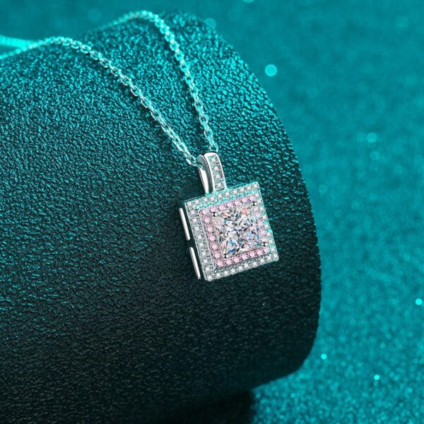 AZ807-X Fashion Trend Luxury Classic Moissanite Diamond-set 1ct Square Necklace Women 925 Silver Party Charms Jewelry Gift
