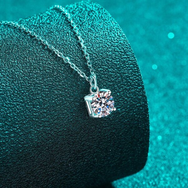 AZ875-X Fashion Trend Luxury Classic Moissanite Diamond-set 1ct Simple Necklace Women 925 Silver Party Charms Jewelry Gift