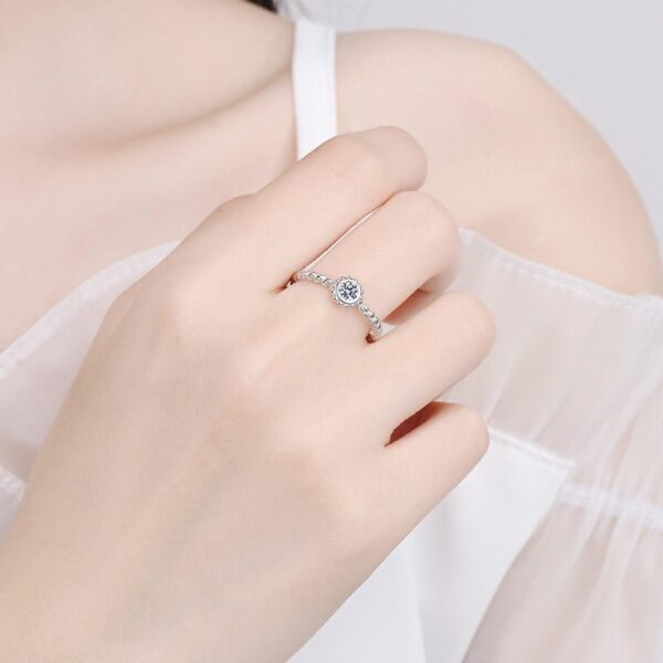 AZ348-J Oval Cut 0.3CT D Color lab Moissanite Rings for Women Lab Diamond Wedding Promise Band S925 Sterling Silver Jewelry GRA